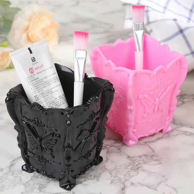 Plastic brush holder